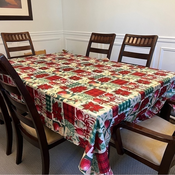 Christmas/Holiday Rectangular Tablecloth Country Patchwork Holly Poinsettia Tree - Picture 7 of 13